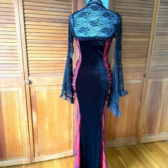 Gothic Victorian Vampire Bloody Garden of Delight Black & Red Lace Velvet Gown - Picture 11 of 15